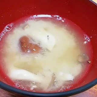 蕎麦の実のゆで汁でキノコのお味噌汁